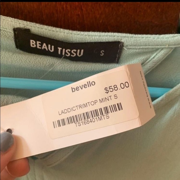 Blouse with cutout back - New with Tags - Picture 3 of 5